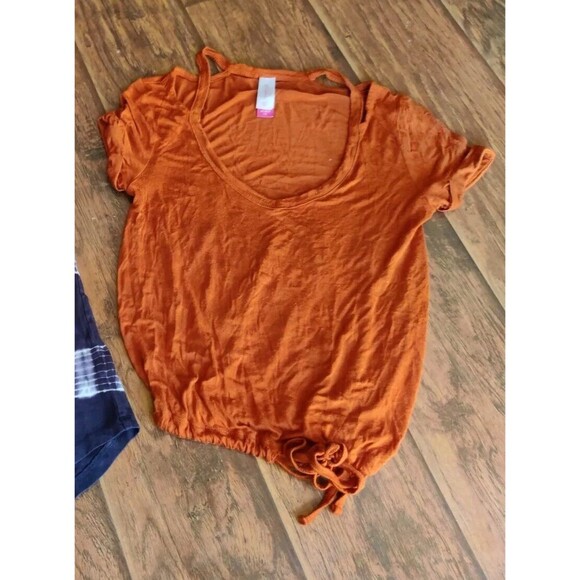 Lot Of 2 Shirts Tops Womens Size XS Universal Threads & No Boundaries Summer - Picture 6 of 14